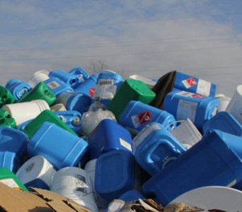 Thu mua phế liệu nhựa - Chi Nhánh - Công Ty TNHH Xử Lý Môi Trường Bình Dương Xanh